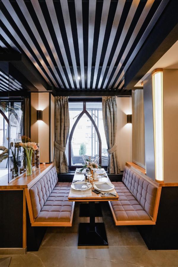 Pensiune Restaurant Capra Neagra Moisei Bagian luar foto