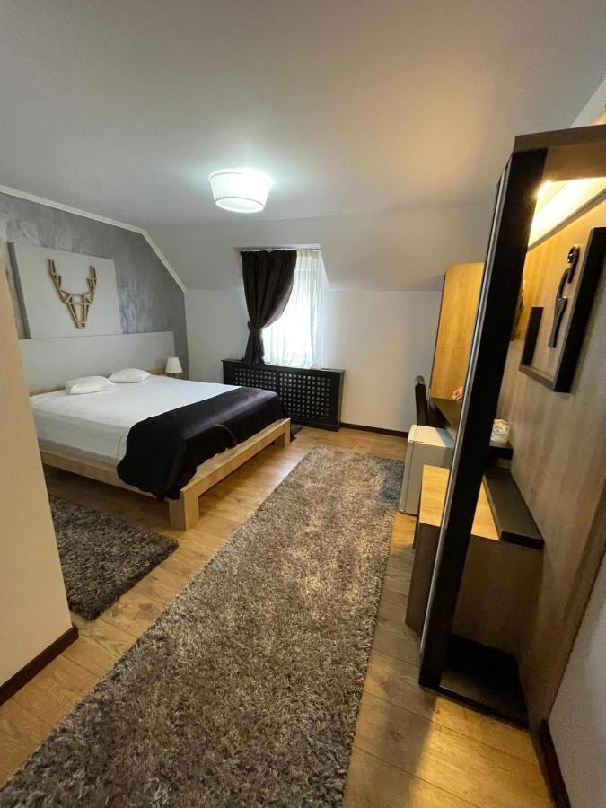 Pensiune Restaurant Capra Neagra Moisei Bagian luar foto