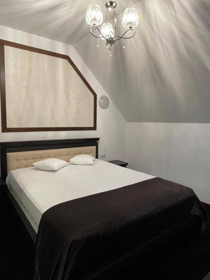 Pensiune Restaurant Capra Neagra Moisei Bagian luar foto
